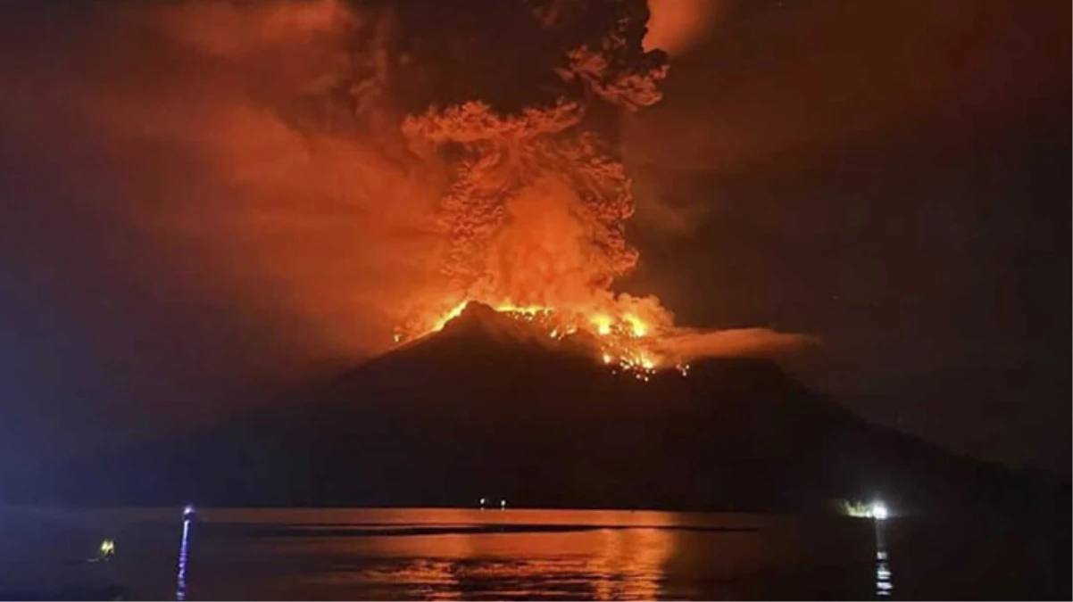Endonezya'da yanardağ felaketi büyüyor! 